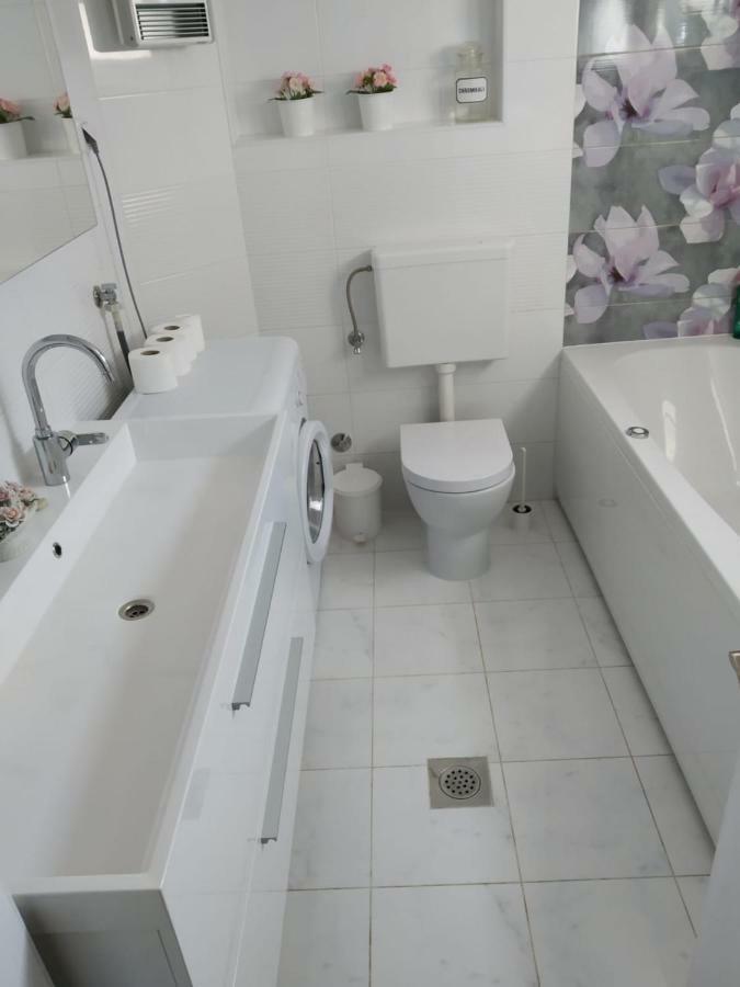 Apartment Emma Mali Lošinj Екстериор снимка